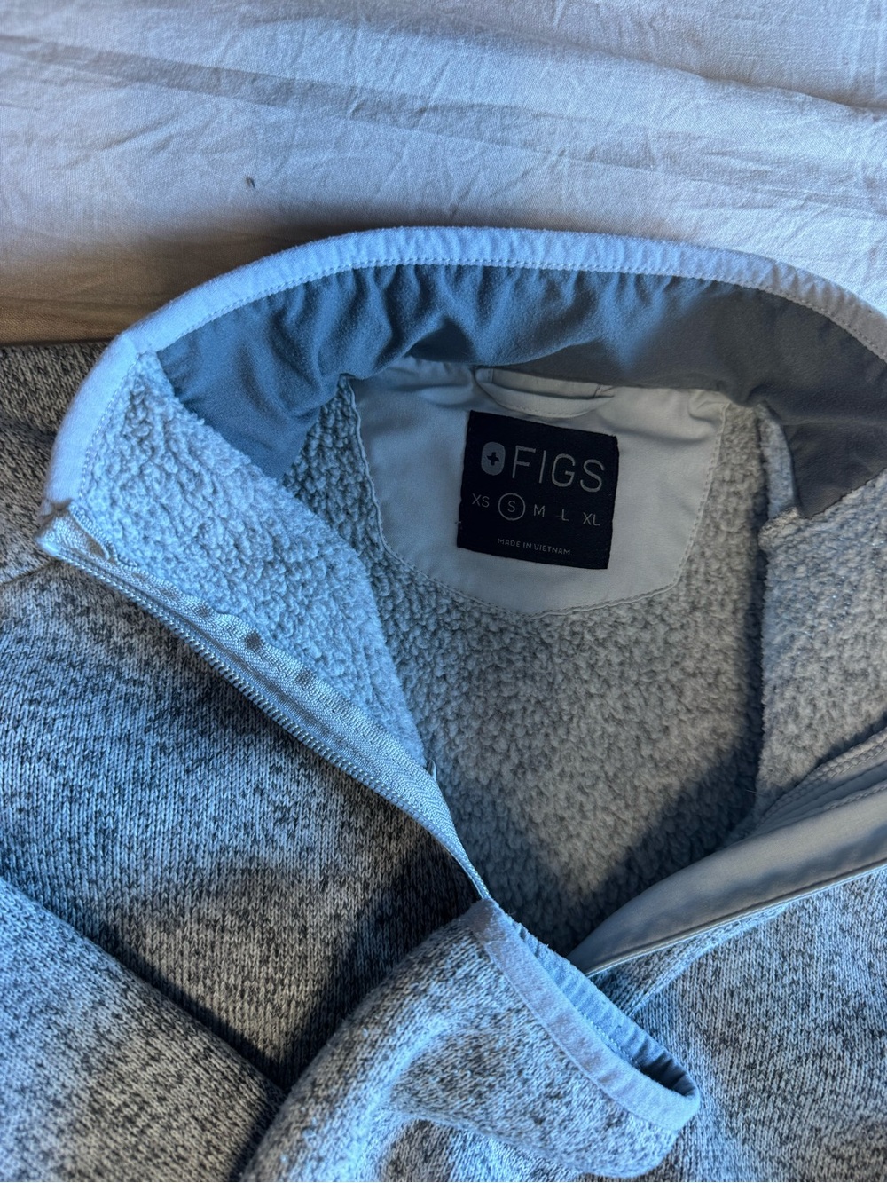 Figs Heathered Light Gray Full-Zip Jacket - Picture 3 of 3